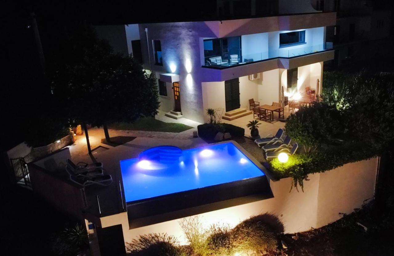 Apartments Lovic ロクヴァ・ロゴズニツァ エクステリア 写真