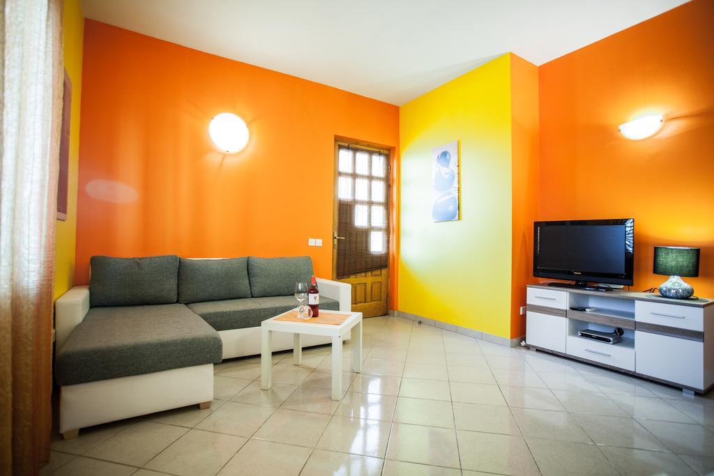 Apartments Lovic ロクヴァ・ロゴズニツァ エクステリア 写真